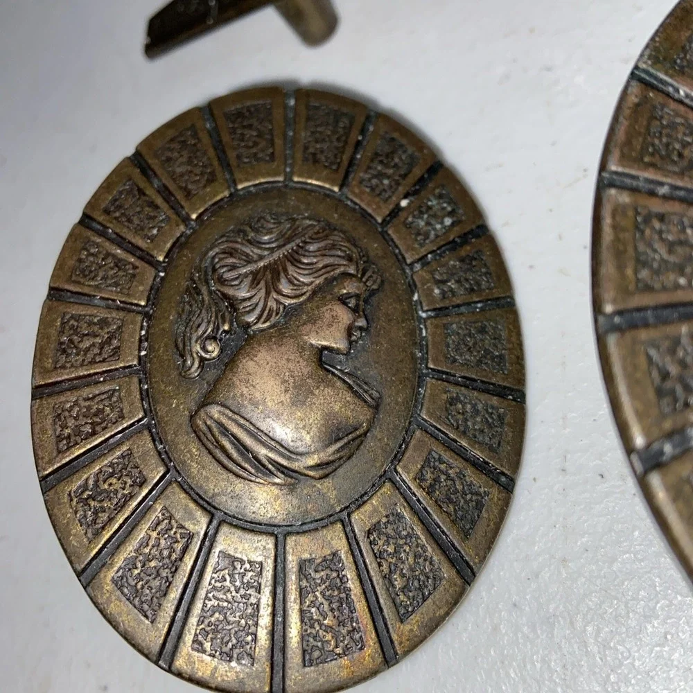 Victorian Lady Cameo Drawer Pulls Antique Brass Vintage Lot‎ W/Matching Pulls